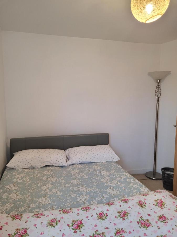 Room Near Heathrow Airport Hillingdon Exterior photo
